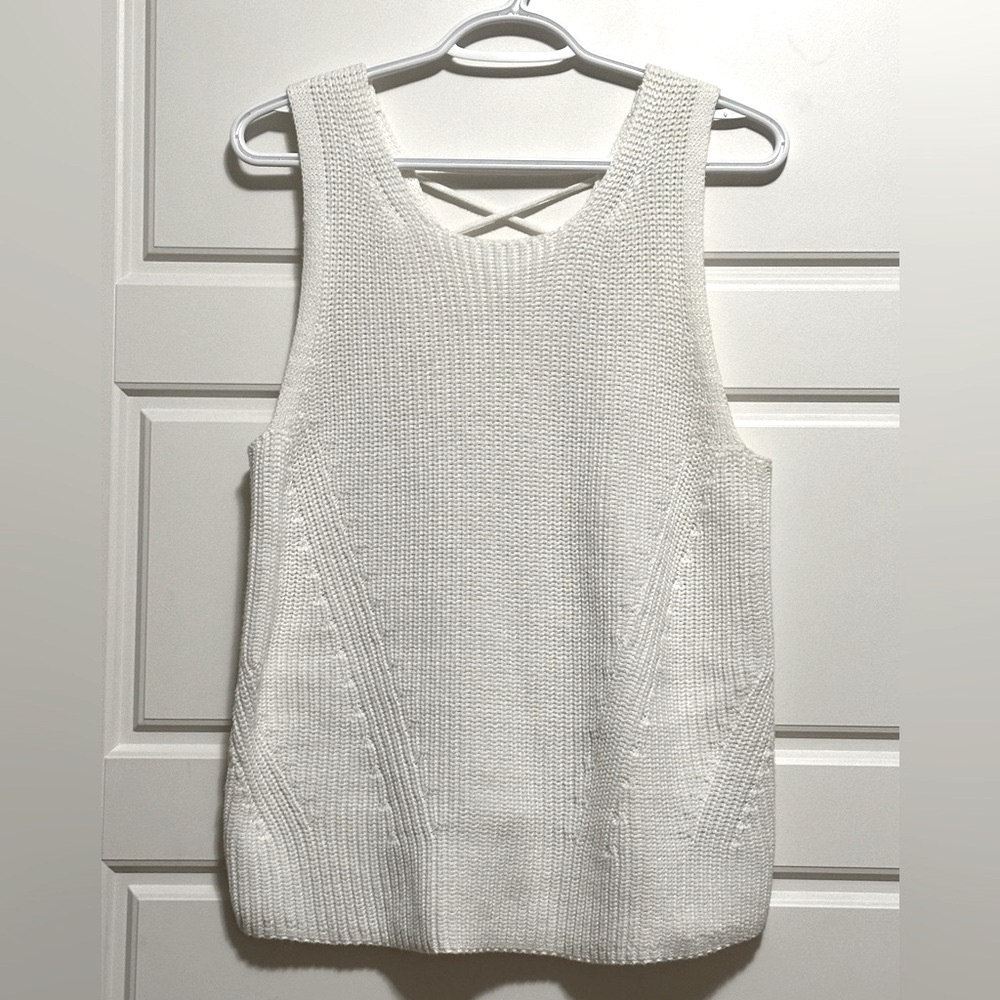 GAP White Sleeveless Knit Top, size Medium Tall